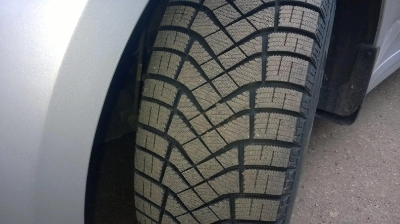 Pirelli Ice Zero fr 205/55 r16