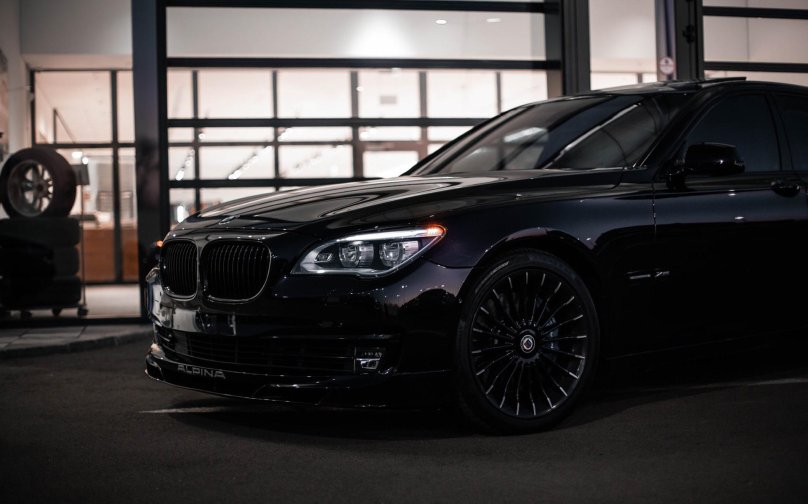 BMW f01 черная