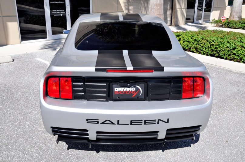 Ford Mustang Saleen 2005