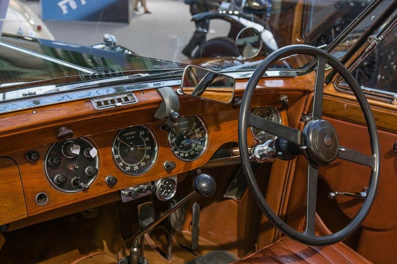 Лагонда 1938 года салон