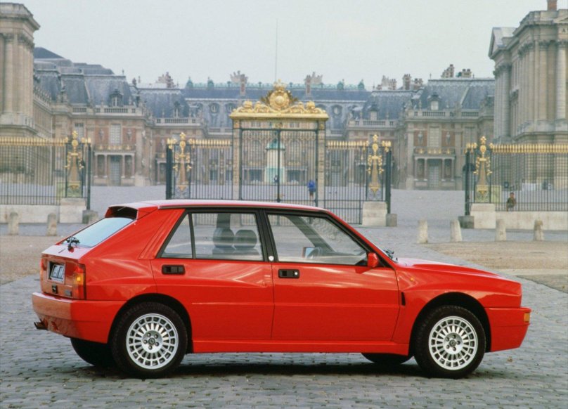 Машина Лянча Дельта