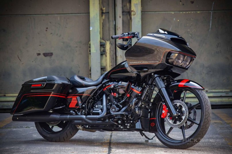Харлей Дэвидсон CVO Road Glide