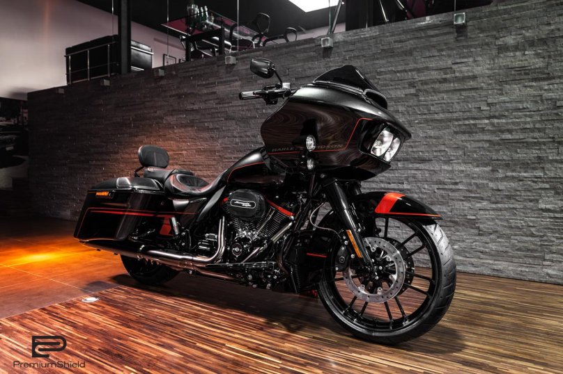 Harley Davidson Road Glide CVO 2021