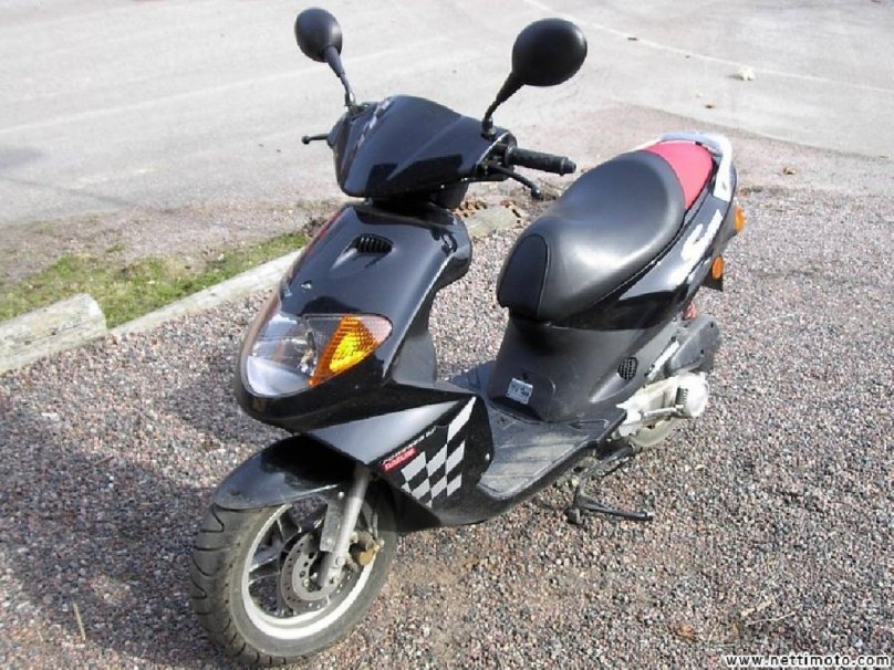 Скутер Daelim 50