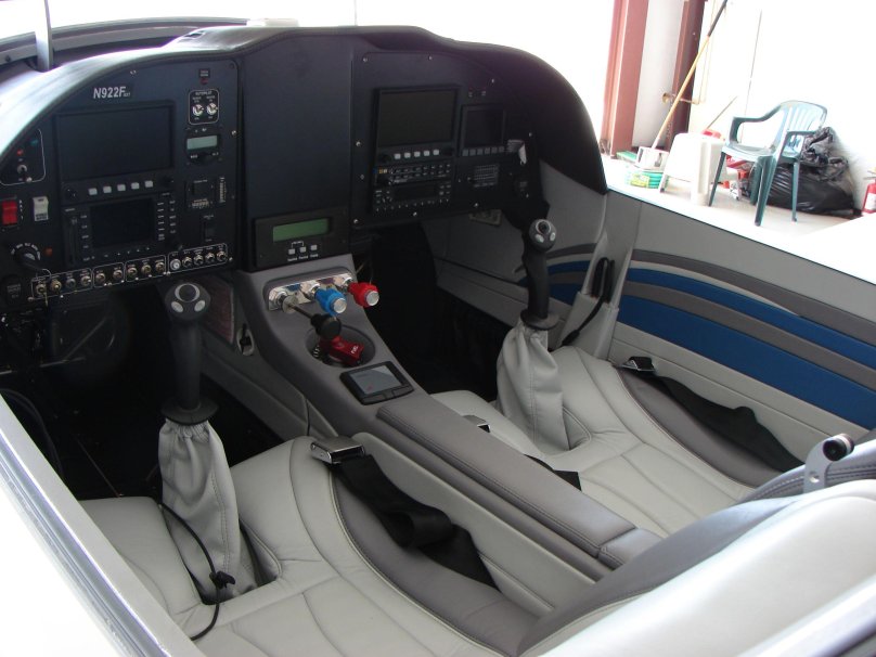 Pfiffer Neico Lancair 320