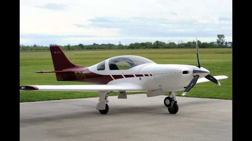 Двухместный самолет