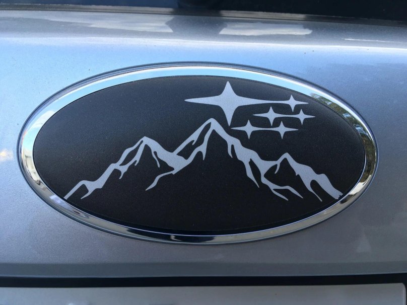 Шильдик Субару