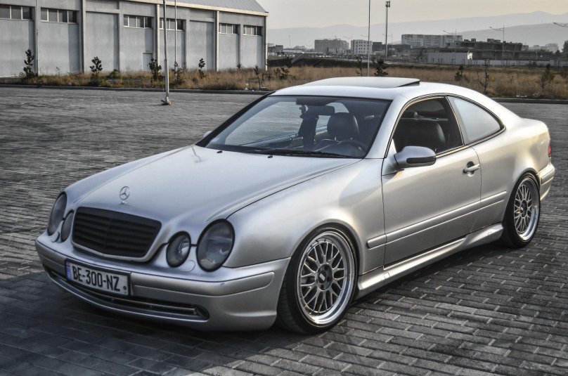 Mercedes Benz CLK w208