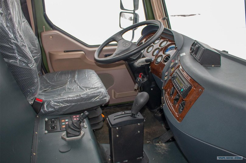КРАЗ 5401 В кабине