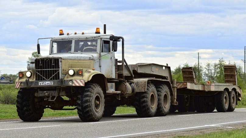 КРАЗ 255 седельный тягач