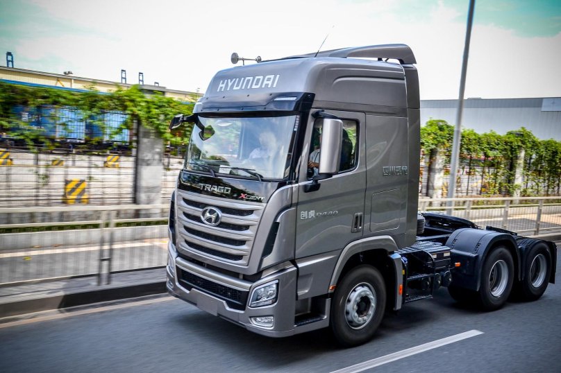 Тягач Хендай Xcient