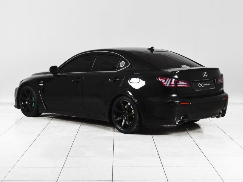 Lexus is f черный