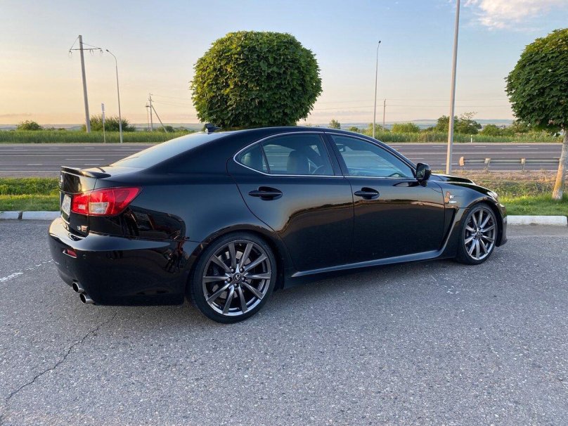 Лексус ISF черный