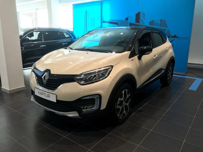 Рено Каптур бежевый