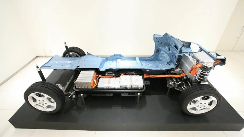 Nissan Leaf электромобиль