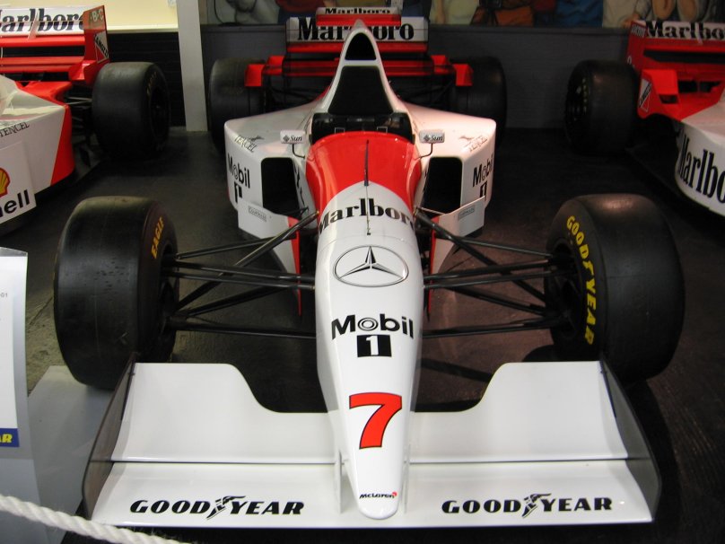 MCLAREN mp4/10