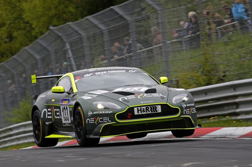 Aston Martin Vantage gt4