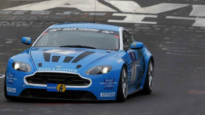 Астон Мартин гоночный старый