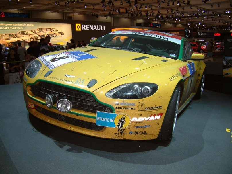 Aston Martin Vantage gt4