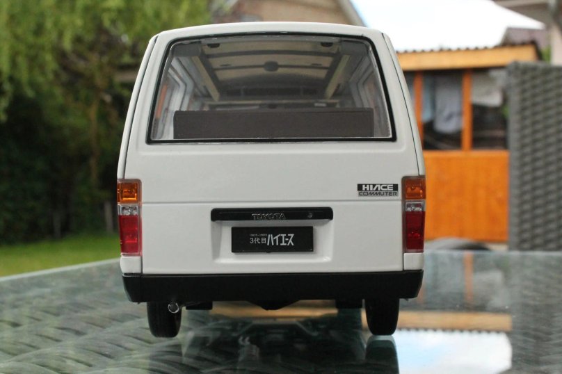 1:18 Toyota Hiace h50 niuxia
