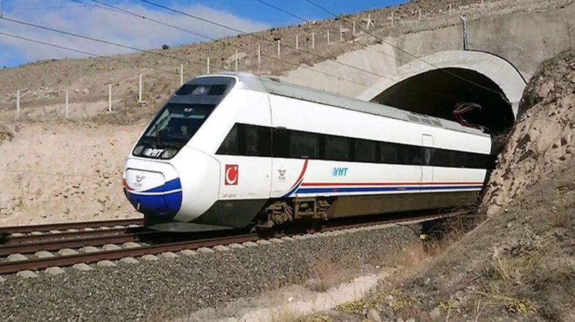 Скоростной поезд YHT