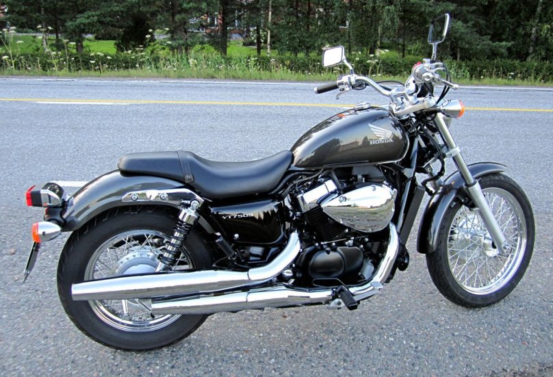 Хонда VT 750