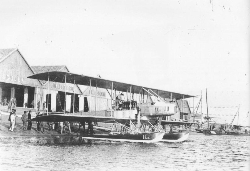 Капрони CA.211