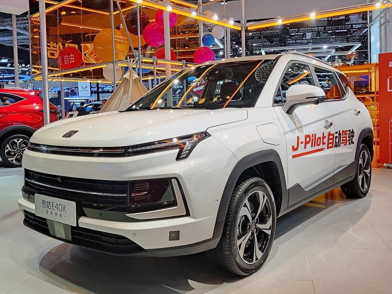 Китайский кроссовер JAC js4