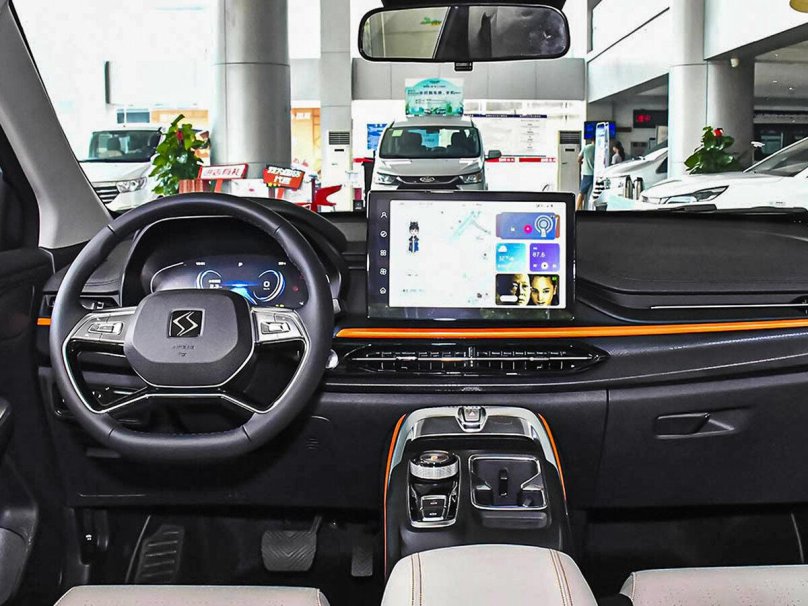 Кроссовер МАЗ 2022