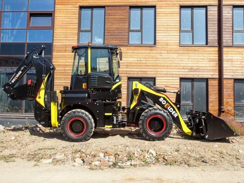 Экскаватор-погрузчик Boulder BL 30-25h