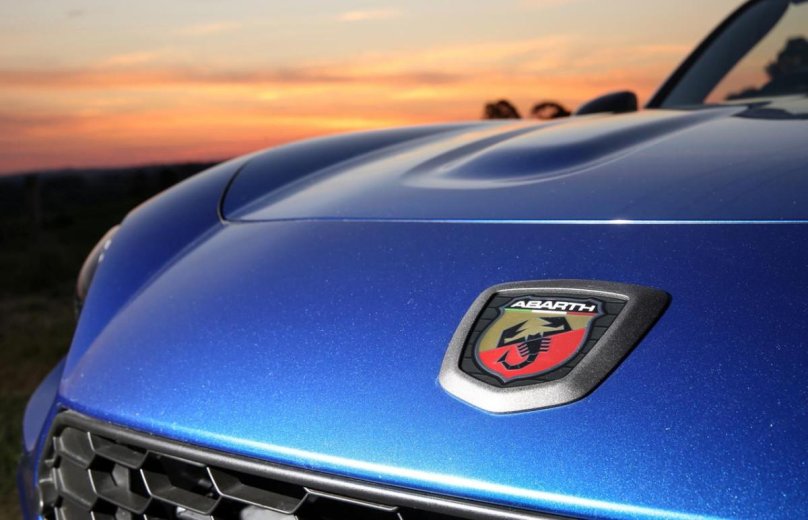 Abarth 124 Spider логотип