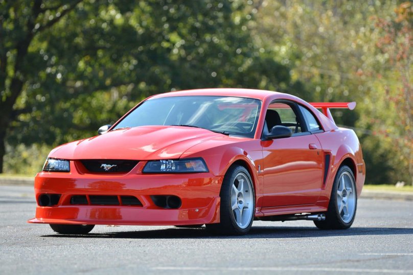 Ford Mustang SVT Cobra r