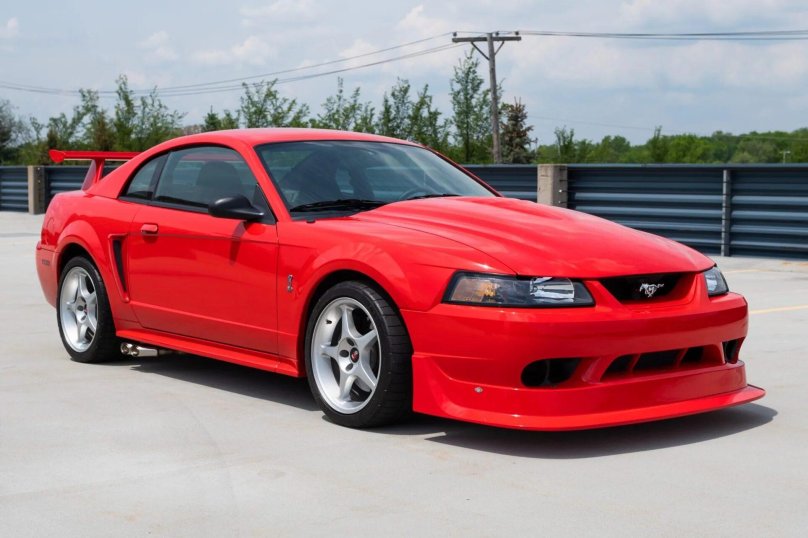 Ford Mustang SVT Cobra r 2000