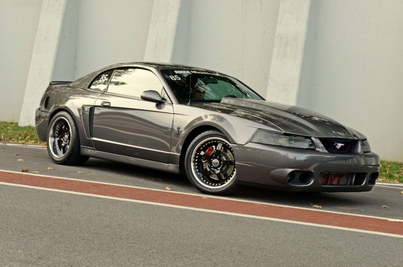 Ford Mustang SVT Cobra 2003