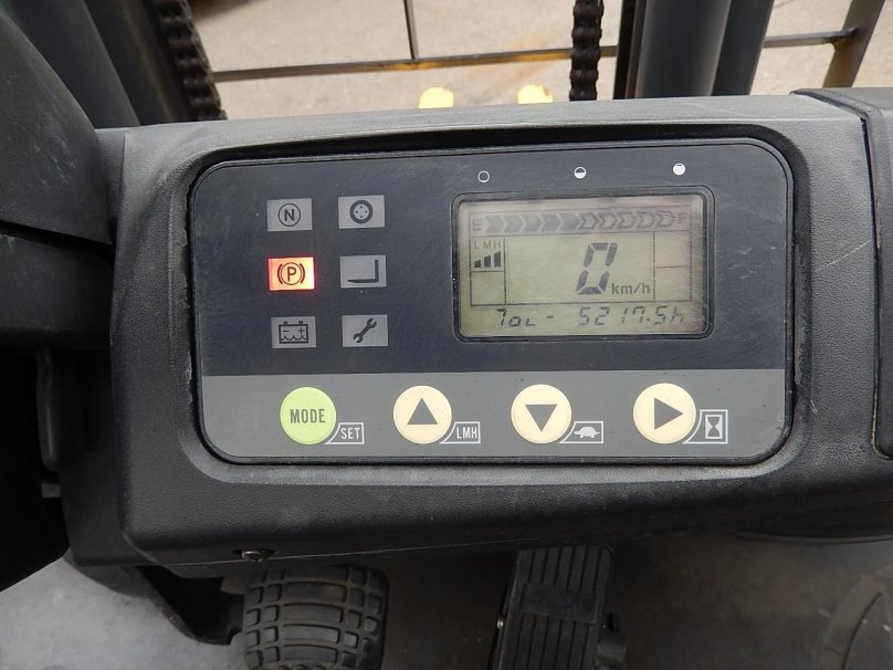 Аккумулятор Коматсу 210