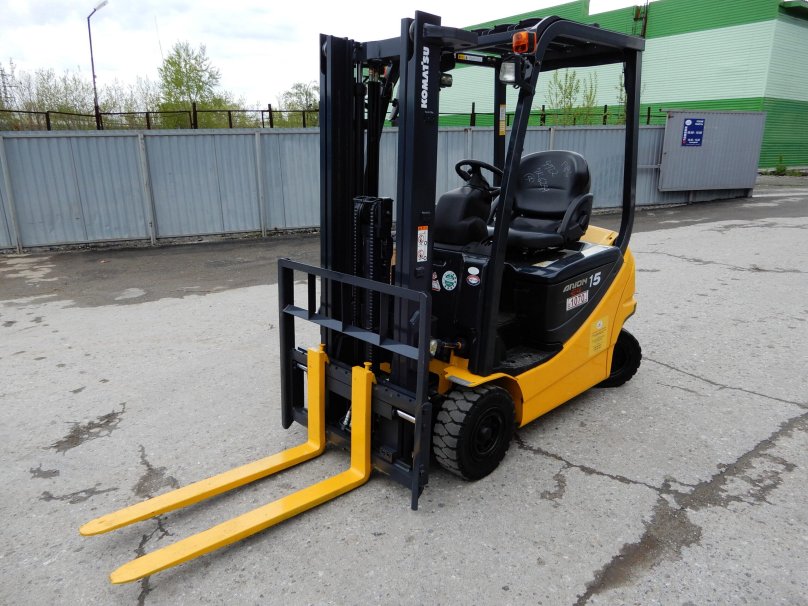 Komatsu погрузчик вилочный электрический 15