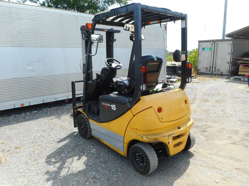 Погрузчик вилочный Комацу передние тормоза разбор