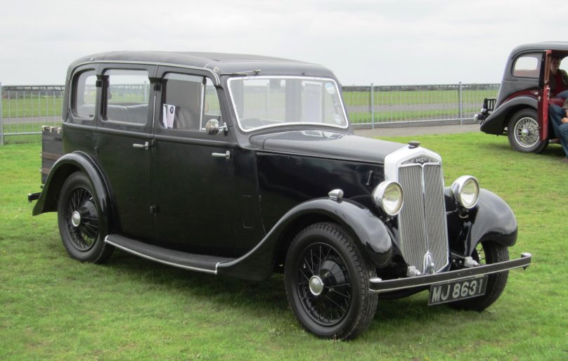 1935 Lanchester la10 at Duxford