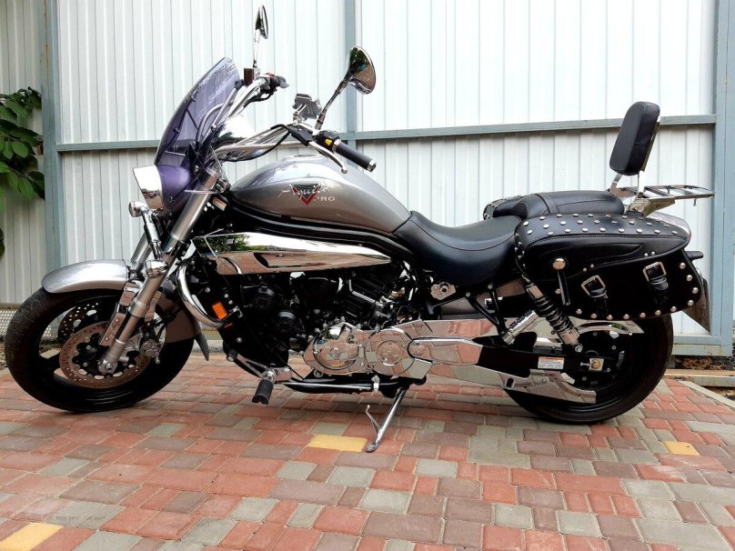 Hyosung Aquila gv650