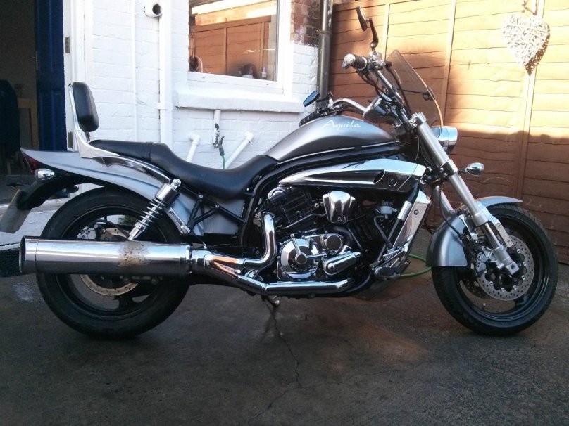 Hyosung Aquila gv650