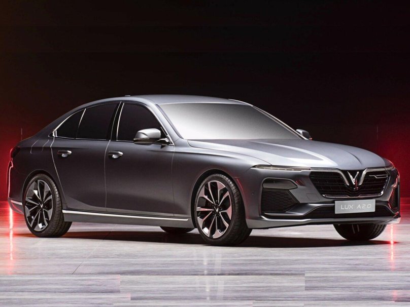 БМВ новый седан Люкс спортивный