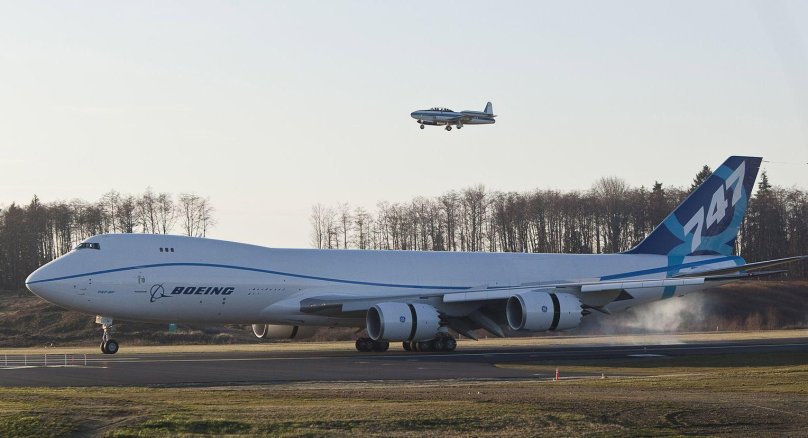 Грузовой самолет Boeing 747