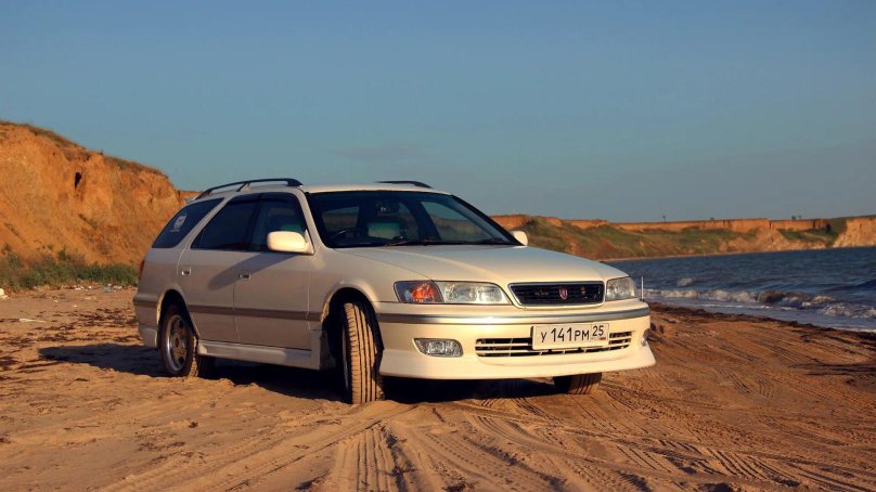 Тойота Марк 2 Qualis 1999