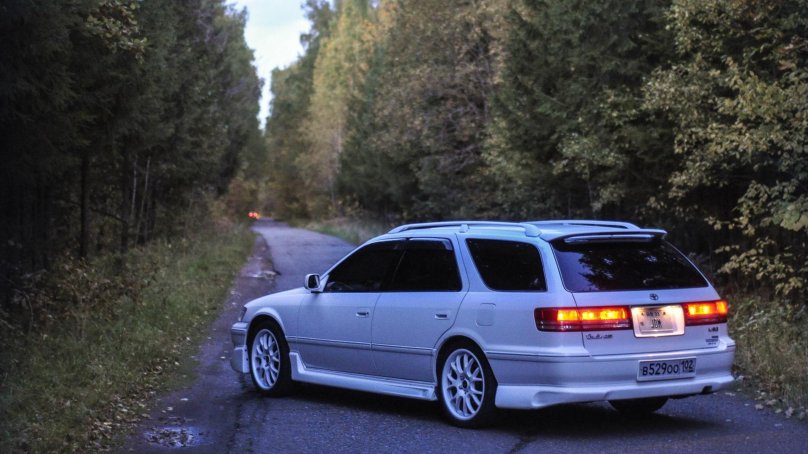 Toyota Mark 2 Qualis