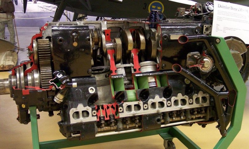 Daimler-Benz DB 605