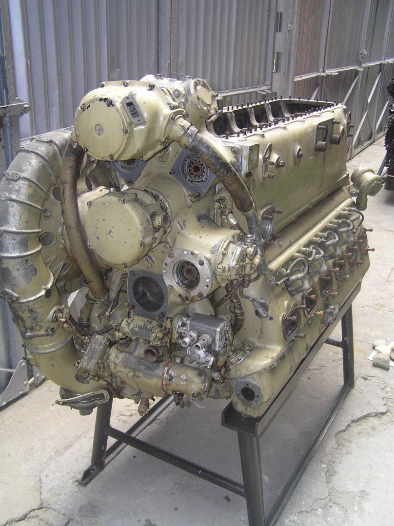 Авиационный двигатель Daimler Benz DB 605