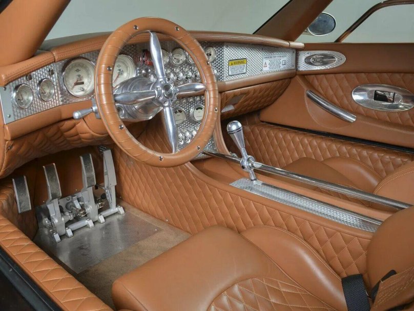 Spyker c8 салон