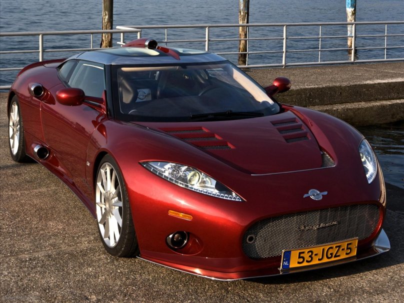 Машина Spyker c8
