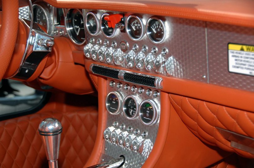 Spyker c8 Aileron салон