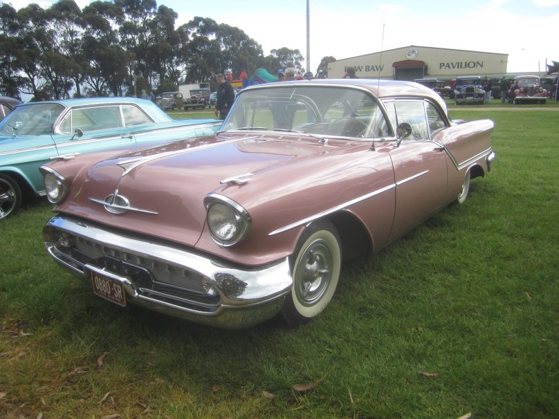 Олдсмобиль 1957